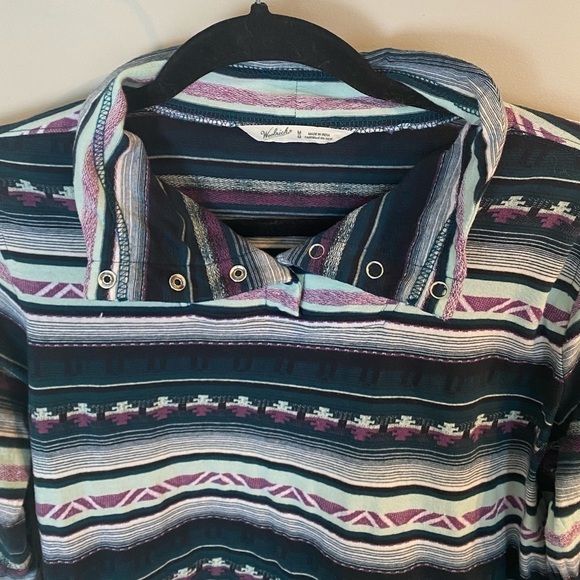 WOOLRICH South Western Aztec Print Long Sleeved Shirt with Button Neck. Size M - Picture 5 of 9